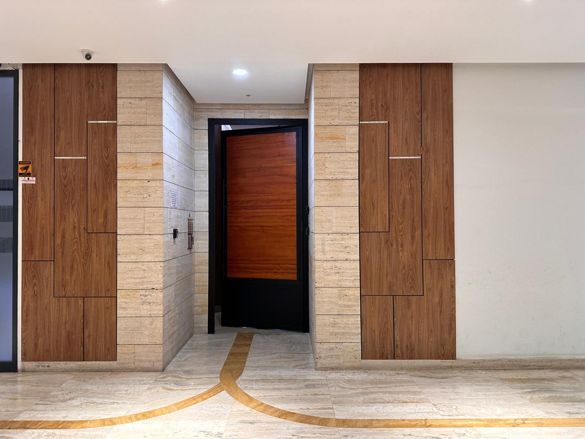 Spacious 2-Bedroom Apartment Near Center Tirana Exterior photo